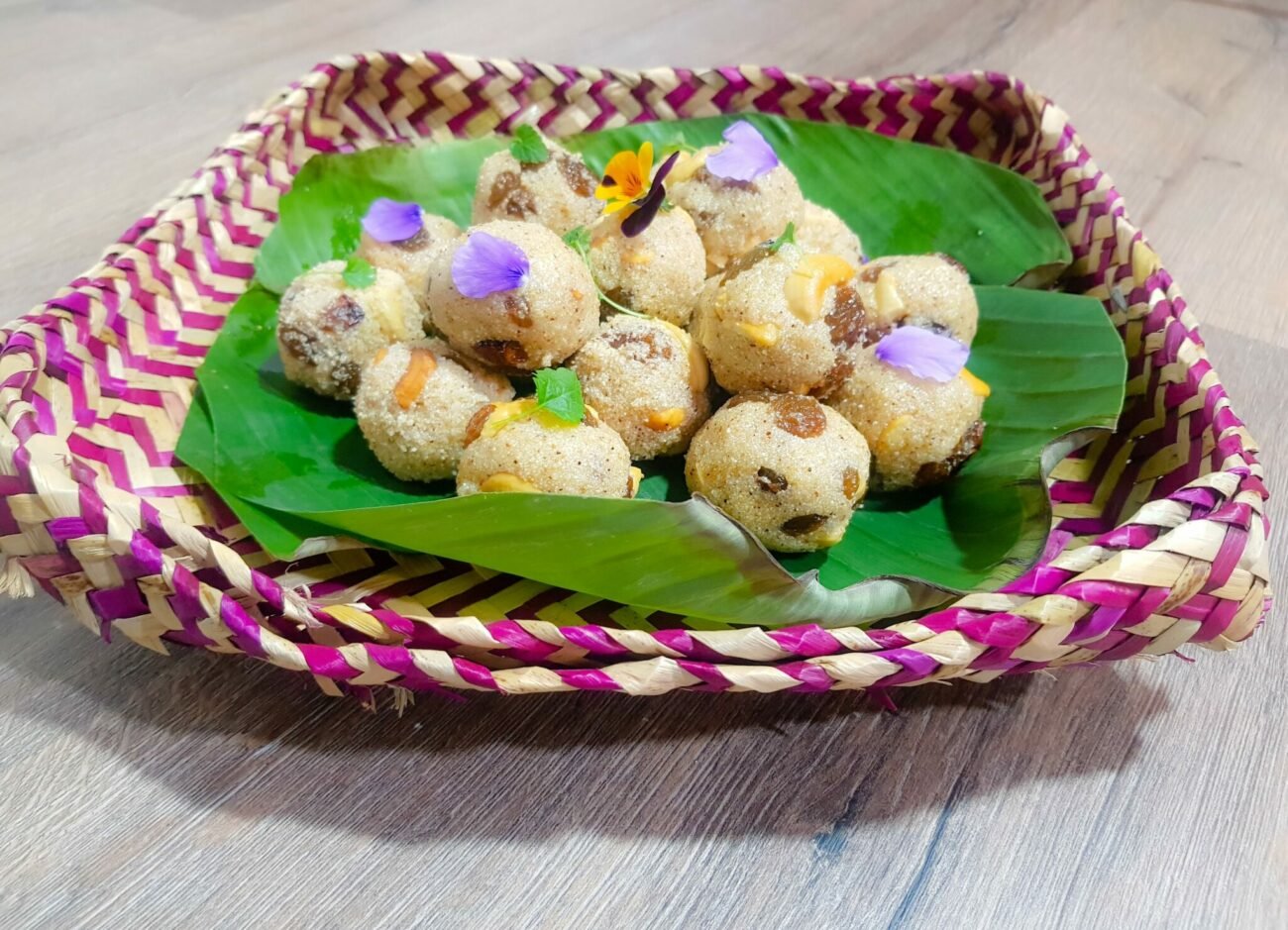 Rava Laddu / Semolina Balls